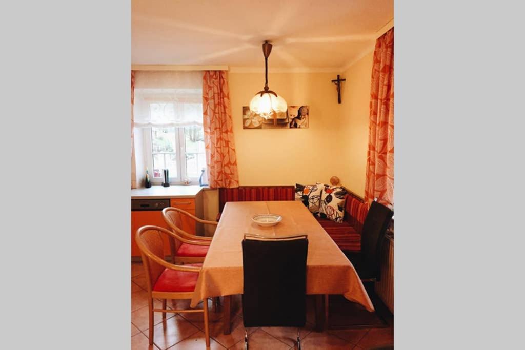 Gemuetliches Ferienhaus Am Waldrand 特洛普拉赫 外观 照片